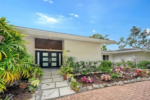 Villa ou maison à vendre à Sarasota, Floride: 4 chambres, 261.98 m2 № 2100596 - photo 4