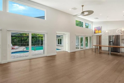 Villa ou maison à vendre à Sarasota, Floride: 4 chambres, 261.98 m2 № 2100596 - photo 13