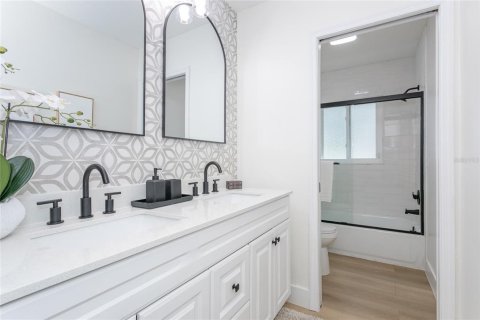 Casa en venta en Largo, Florida, 3 dormitorios, 165.83 m2 № 1918212 - foto 24