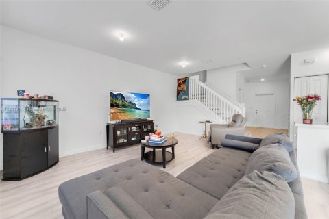 Townhouse in Miami, Florida 3 bedrooms, 170.2 sq.m. № 1842646 - photo 5