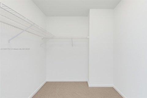 Townhouse in Miami, Florida 3 bedrooms, 170.2 sq.m. № 1842646 - photo 22