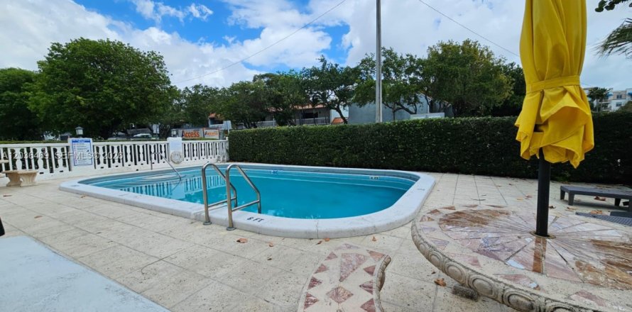 Condo à Miami, Floride, 2 chambres  № 2086043