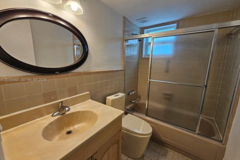 Copropriété à louer à Miami, Floride: 2 chambres, 67.35 m2 № 2086043 - photo 3