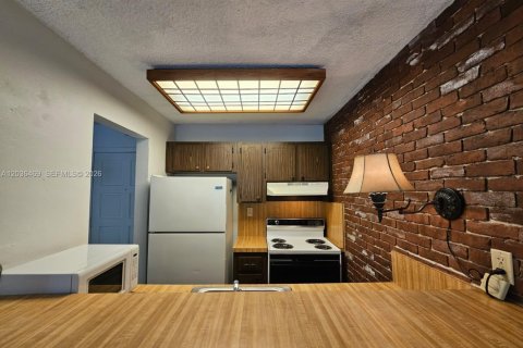 Copropriété à louer à Miami, Floride: 2 chambres, 67.35 m2 № 2086043 - photo 2