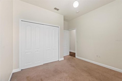 House in Davenport, Florida 4 bedrooms, 221.2 sq.m. № 1869576 - photo 24