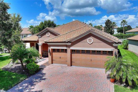 House in Davenport, Florida 4 bedrooms, 221.2 sq.m. № 1869576 - photo 4