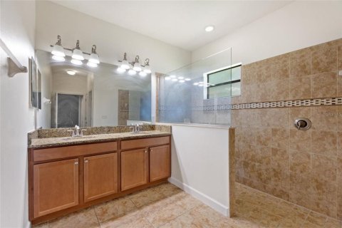 House in Davenport, Florida 4 bedrooms, 221.2 sq.m. № 1869576 - photo 21