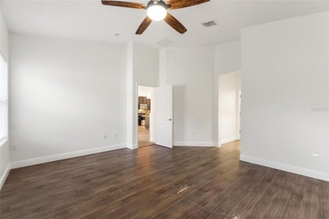 House in Davenport, Florida 4 bedrooms, 221.2 sq.m. № 1869576 - photo 19