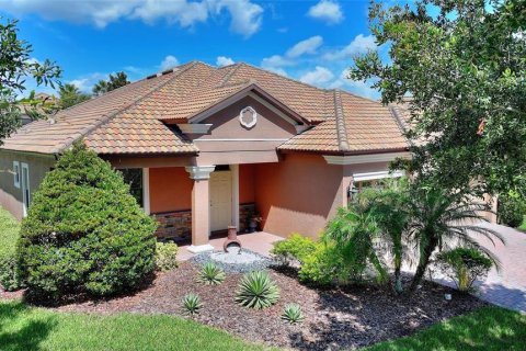 House in Davenport, Florida 4 bedrooms, 221.2 sq.m. № 1869576 - photo 3