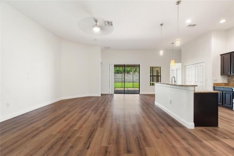 House in Davenport, Florida 4 bedrooms, 221.2 sq.m. № 1869576 - photo 15