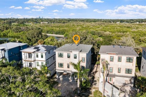 Villa ou maison à vendre à Gulfport, Floride: 4 chambres, 276.85 m2 № 2324814 - photo 3