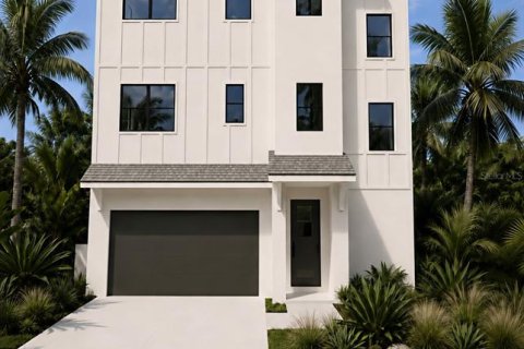 House in Gulfport, Florida 4 bedrooms, 276.85 sq.m. № 2324814