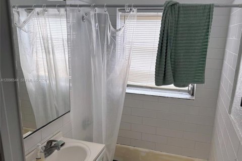 Condo in Miami Beach, Florida, 3 bedrooms  № 2390601 - photo 9