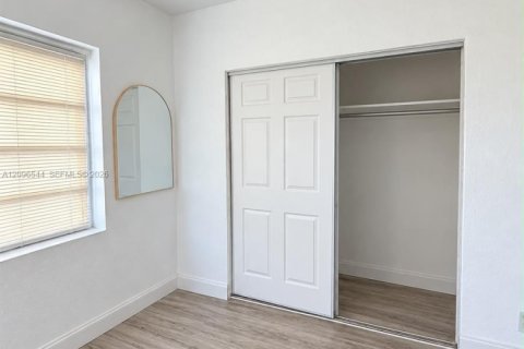Condo in Miami Beach, Florida, 3 bedrooms  № 2390601 - photo 4