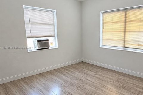 Condo in Miami Beach, Florida, 3 bedrooms  № 2390601 - photo 10