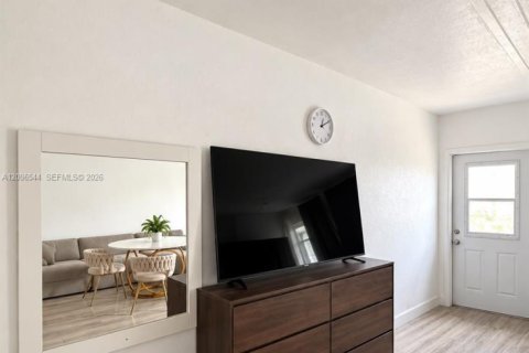 Condo in Miami Beach, Florida, 3 bedrooms  № 2390601 - photo 6