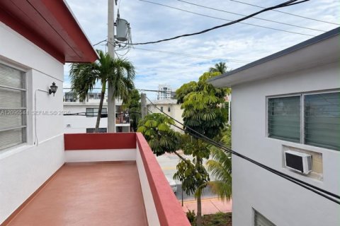 Condo in Miami Beach, Florida, 3 bedrooms  № 2390601 - photo 11