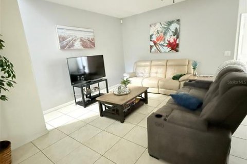 Townhouse in Orlando, Florida 3 bedrooms, 200.76 sq.m. № 1885494 - photo 3