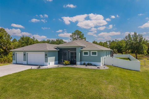 House in Lehigh Acres, Florida 3 bedrooms, 185.53 sq.m. № 2114260