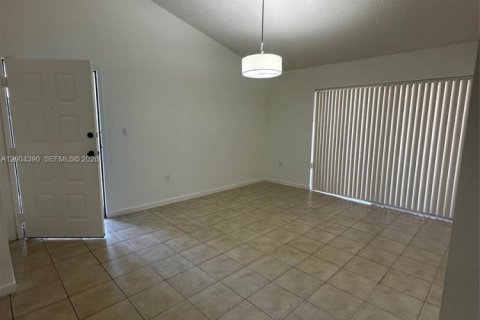 Condo in Hialeah, Florida, 1 bedroom  № 2068783 - photo 6