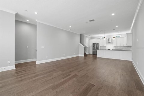 Купить таунхаус в Сент-Питерсберг, Флорида 4 комнаты, 220.74м2, № 2109330 - фото 8