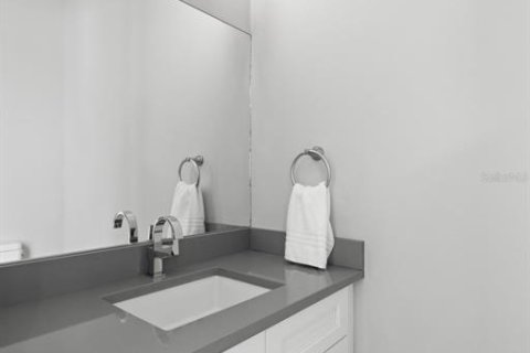 Купить таунхаус в Сент-Питерсберг, Флорида 4 комнаты, 220.74м2, № 2109330 - фото 18
