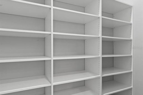 Купить таунхаус в Сент-Питерсберг, Флорида 4 комнаты, 220.74м2, № 2109330 - фото 26