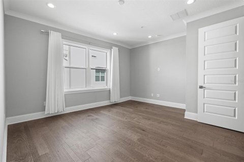 Купить таунхаус в Сент-Питерсберг, Флорида 4 комнаты, 220.74м2, № 2109330 - фото 29