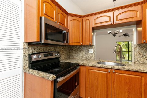 Copropriété à louer à Pompano Beach, Floride: 2 chambres, 86.4 m2 № 2076044 - photo 10