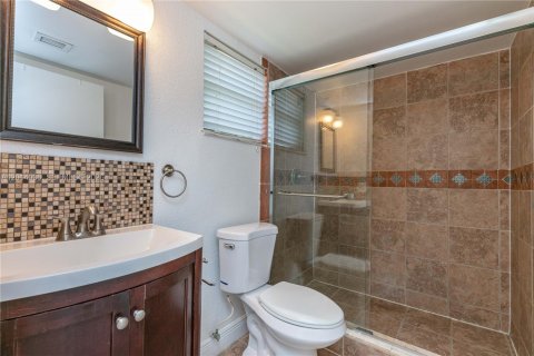 Copropriété à louer à Pompano Beach, Floride: 2 chambres, 86.4 m2 № 2076044 - photo 18