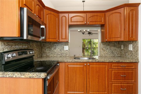 Copropriété à louer à Pompano Beach, Floride: 2 chambres, 86.4 m2 № 2076044 - photo 11