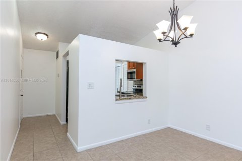 Copropriété à louer à Pompano Beach, Floride: 2 chambres, 86.4 m2 № 2076044 - photo 9