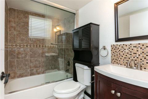 Copropriété à louer à Pompano Beach, Floride: 2 chambres, 86.4 m2 № 2076044 - photo 23