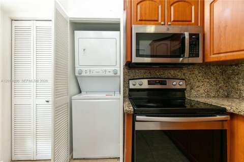 Copropriété à louer à Pompano Beach, Floride: 2 chambres, 86.4 m2 № 2076044 - photo 14