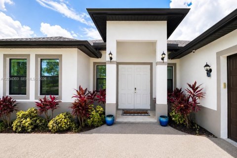 House in Naples, Florida 3 bedrooms № 2189861 - photo 11
