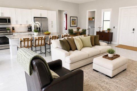 House in Naples, Florida 3 bedrooms № 2189861 - photo 2