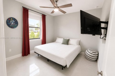 House in Naples, Florida 3 bedrooms № 2189861 - photo 8