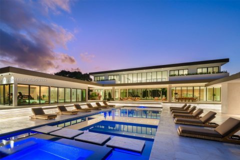 Casa en venta en Southwest Ranches, Florida, 9 dormitorios, 897.44 m2 № 1992171 - foto 2