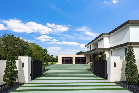 Casa en venta en Southwest Ranches, Florida, 9 dormitorios, 897.44 m2 № 1992171 - foto 14