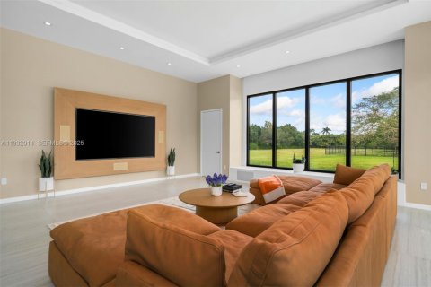 Casa en venta en Southwest Ranches, Florida, 9 dormitorios, 897.44 m2 № 1992171 - foto 26