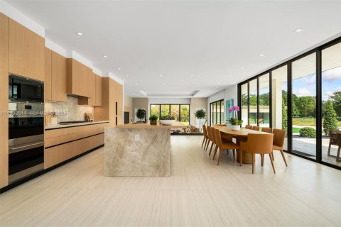 Casa en venta en Southwest Ranches, Florida, 9 dormitorios, 897.44 m2 № 1992171 - foto 22