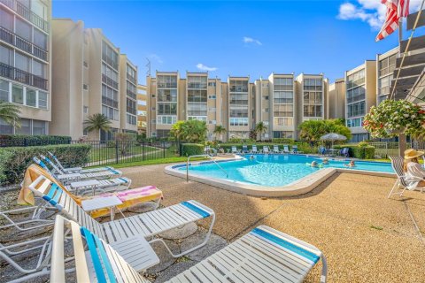 Copropriété à louer à Clearwater, Floride: 2 chambres, 80.36 m2 № 2214385 - photo 2