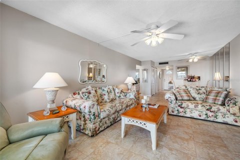 Copropriété à louer à Clearwater, Floride: 2 chambres, 80.36 m2 № 2214385 - photo 13
