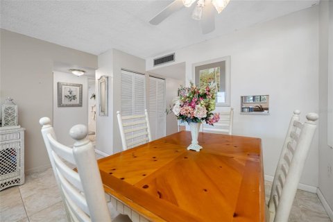 Copropriété à louer à Clearwater, Floride: 2 chambres, 80.36 m2 № 2214385 - photo 11