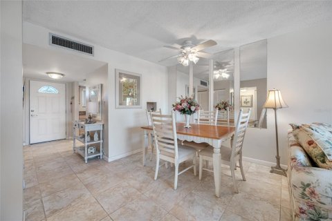 Copropriété à louer à Clearwater, Floride: 2 chambres, 80.36 m2 № 2214385 - photo 9