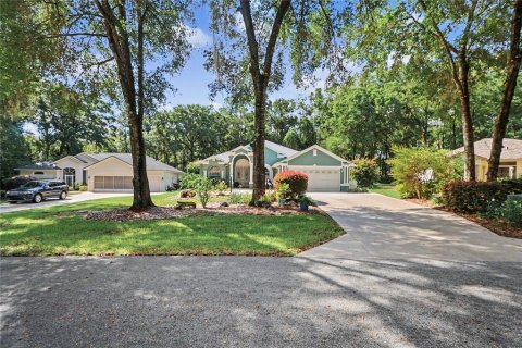 Villa ou maison à Dunnellon, Floride 3 chambres, 189.06 m2 № 2361599
