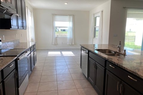 House in Spring Hill, Florida 4 bedrooms, 235.69 sq.m. № 1547205 - photo 12