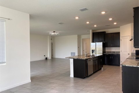 House in Spring Hill, Florida 4 bedrooms, 235.69 sq.m. № 1547205 - photo 14
