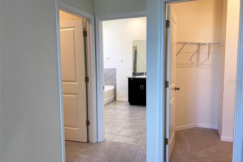 House in Spring Hill, Florida 4 bedrooms, 235.69 sq.m. № 1547205 - photo 17