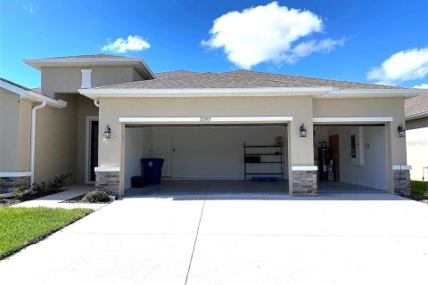 House in Spring Hill, Florida 4 bedrooms, 235.69 sq.m. № 1547205 - photo 2
